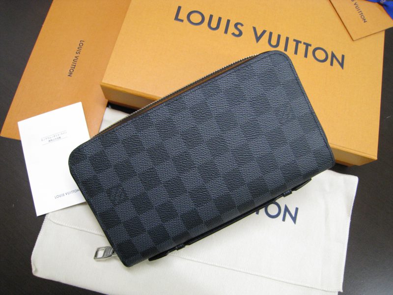 ルイヴィトンLOUIS VUITTON ダミエグラフィットジッピー　財布